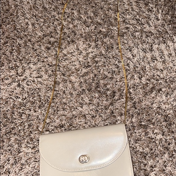 It is a small barely used Gucci shoulder bag is says on the inside Gucci Italy - Picture 3 of 4